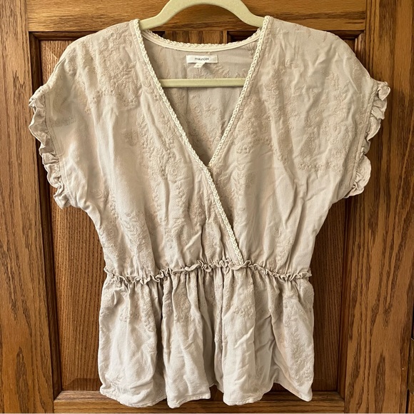 Maurice’s Embroidered Floral Ruffle Peplum Top Size S - Picture 2 of 9